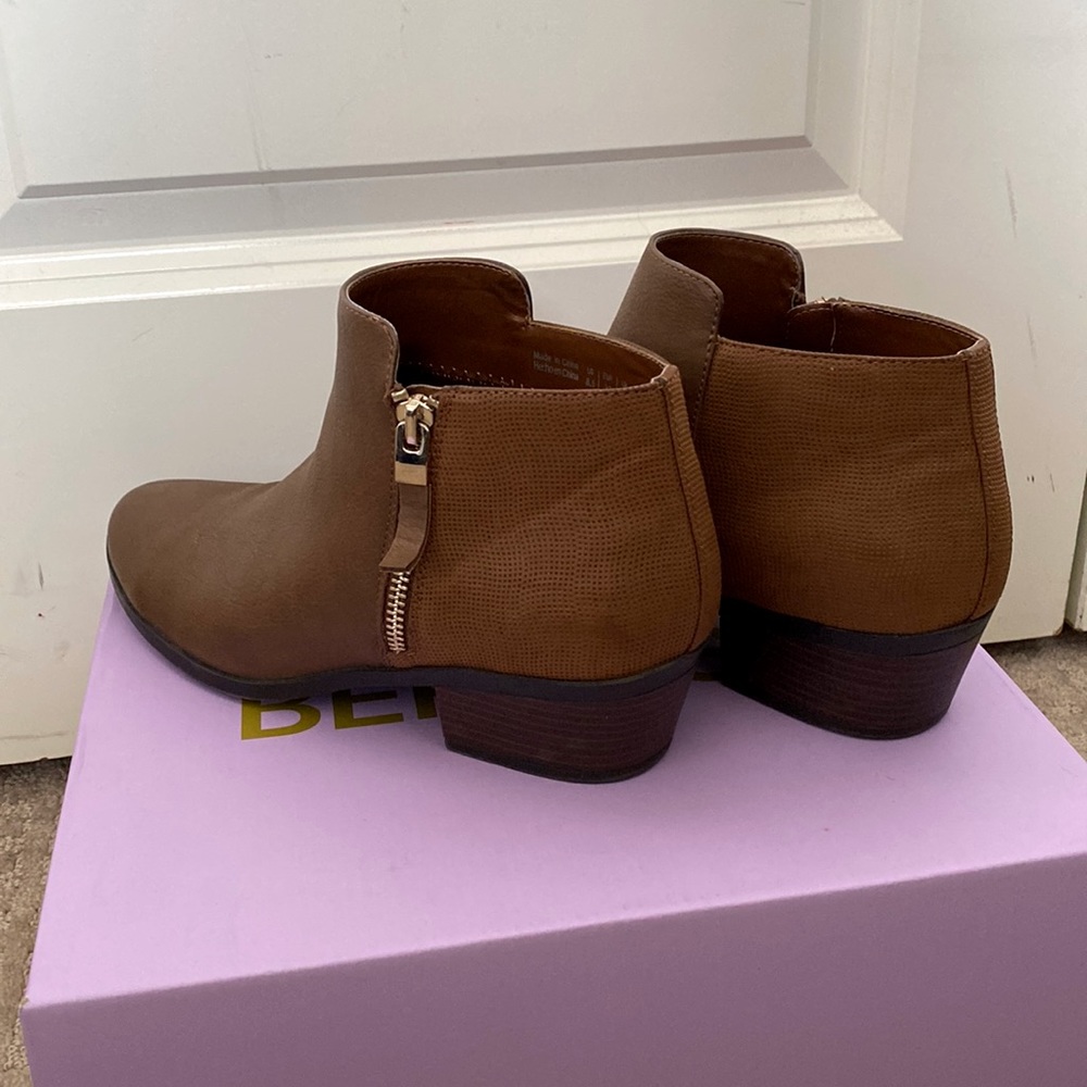 Spring brown leather ankle boot booties with texture back and zipper detail